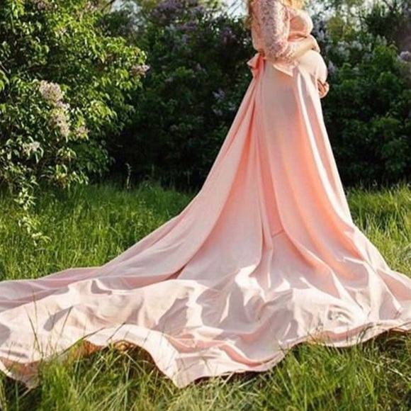 Maternity Photoshoot Dress - Picture 3 of 3